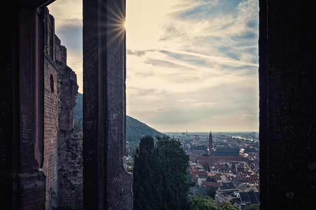 Blick vom Schloss Heidelberg auf die Altstadt und in die Rheinebene. Foto: Pixabay, Tama66